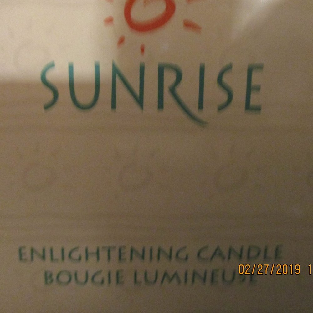 Avon Sunrise Candle - Picture 2 of 6